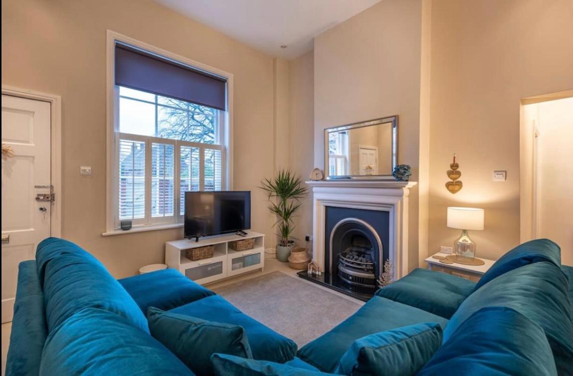Choristers Mews: Luxury Cottage A Stones Throw From The Cathedral! Lincoln Extérieur photo