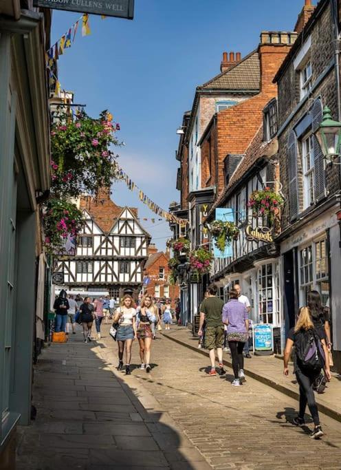 Choristers Mews: Luxury Cottage A Stones Throw From The Cathedral! Lincoln Extérieur photo