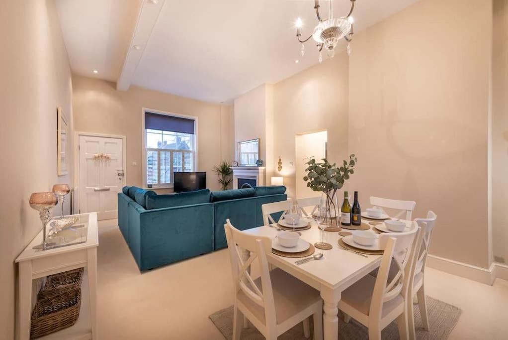 Choristers Mews: Luxury Cottage A Stones Throw From The Cathedral! Lincoln Extérieur photo